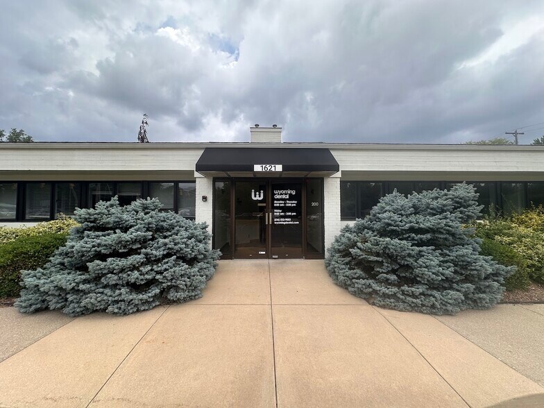 More Photos Of 1621 44th St SW, Grand Rapids Medical For Sale