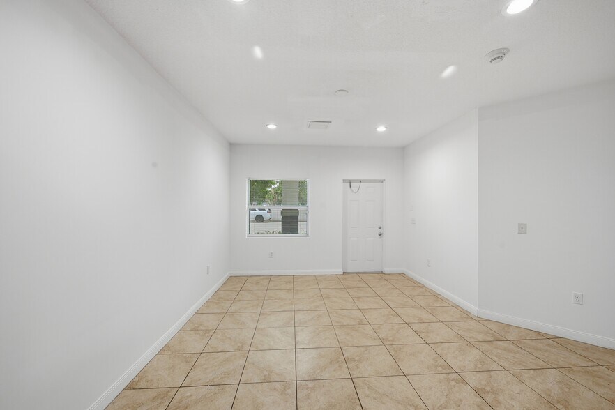 More Photos Of 105 2nd St, Lake Park Apartments For Lease