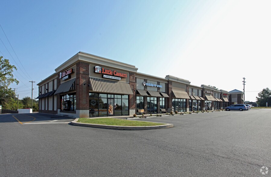 More Photos Of 117 N Pilot Knob Rd, Denver Unknown For Lease