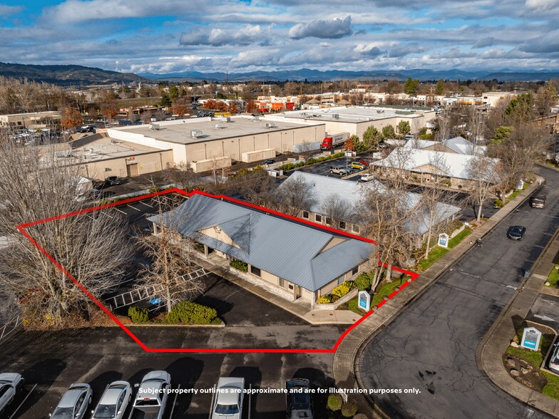 More Photos Of 925 Town Centre Dr, Medford Medical For Lease