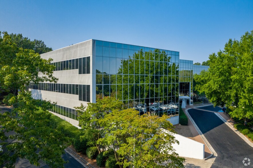 More Photos Of 2101 Rexford Rd, Charlotte Office For Lease