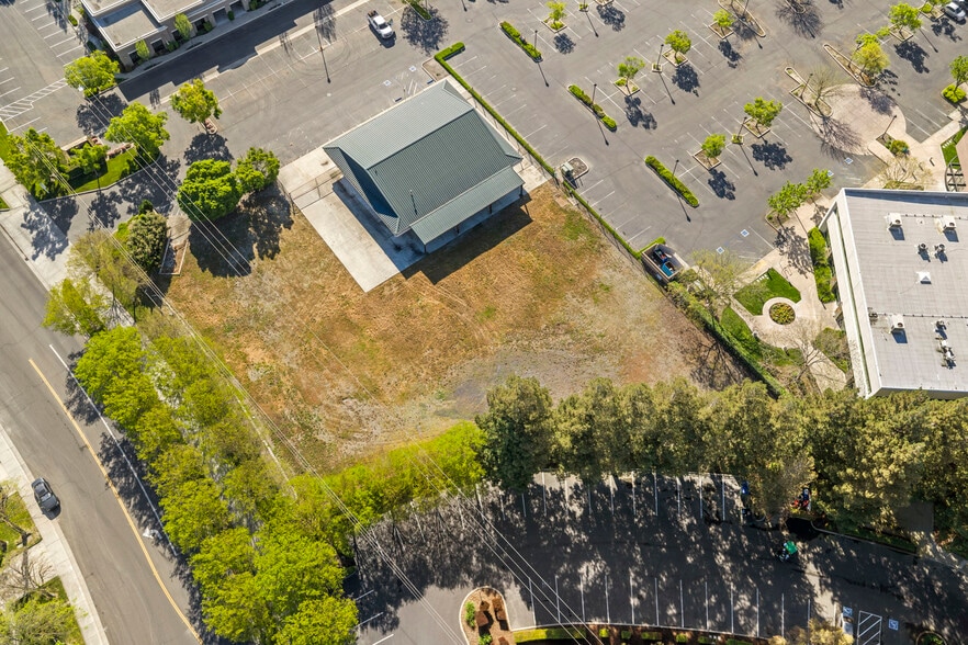 More Photos Of 3404 Shadowbrook Dr, Stockton Storefront Retail Office For Lease