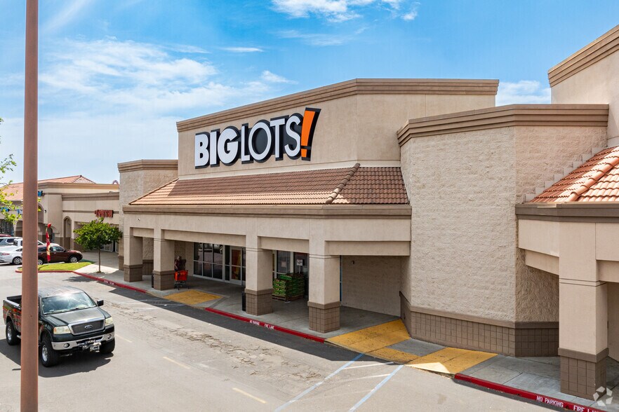 More Photos Of 1675 Hillman St, Tulare Freestanding For Lease