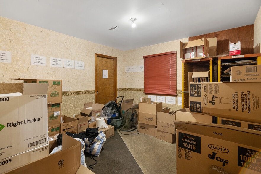 More Photos Of 125 N Newton St, Middleton Restaurant For Sale