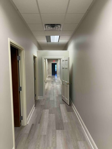 More Photos Of 897 Von Kolnitz Rd, Mount Pleasant Medical For Lease