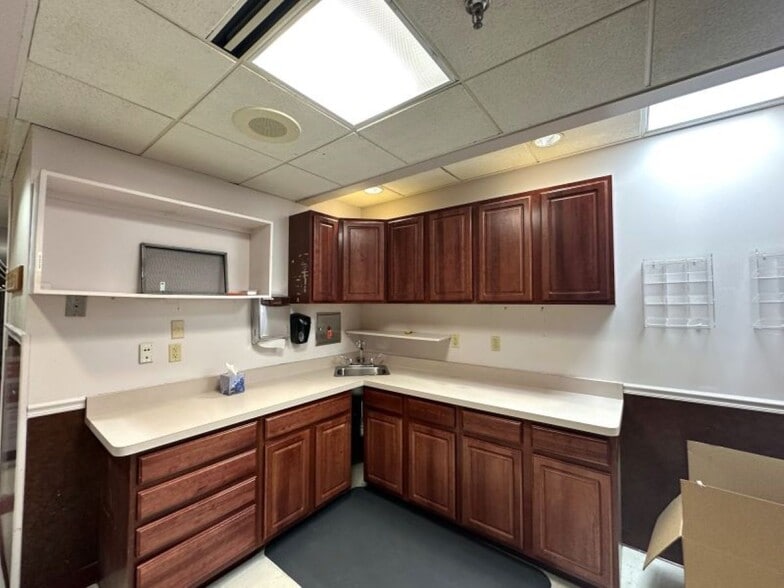 More Photos Of 301 W 1st St, Dayton Medical For Sale