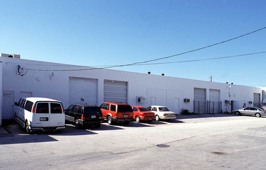 More Photos Of 12225-12233 NE 13th Ct, North Miami Warehouse For Lease