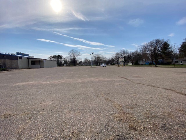 More Photos Of 2525 Dixon St, Stevens Point Light Manufacturing For Lease