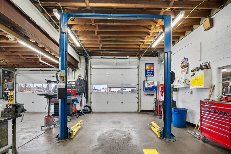 More Photos Of 19011 E Appleway Ave, Greenacres Auto Repair For Sale