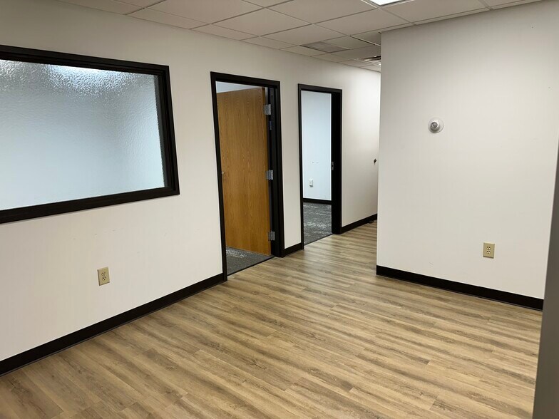 More Photos Of 28-34 Klema Dr W, Reynoldsburg Warehouse For Lease