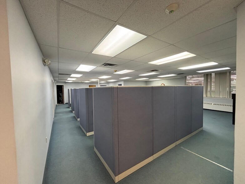 More Photos Of 1654 King St, Enfield Office For Lease