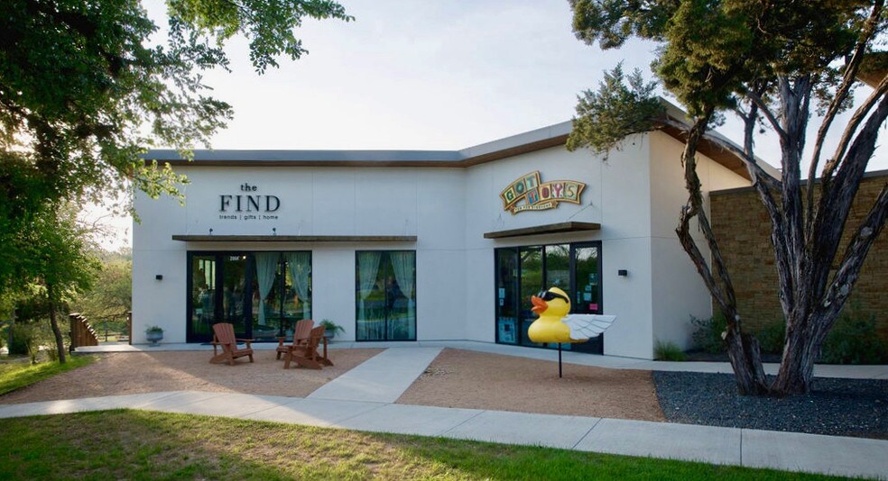 More Photos Of 111 River Rd, Wimberley Freestanding For Lease