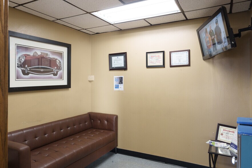 More Photos Of 83373-83407 State Highway 111, Indio Auto Dealership For Lease