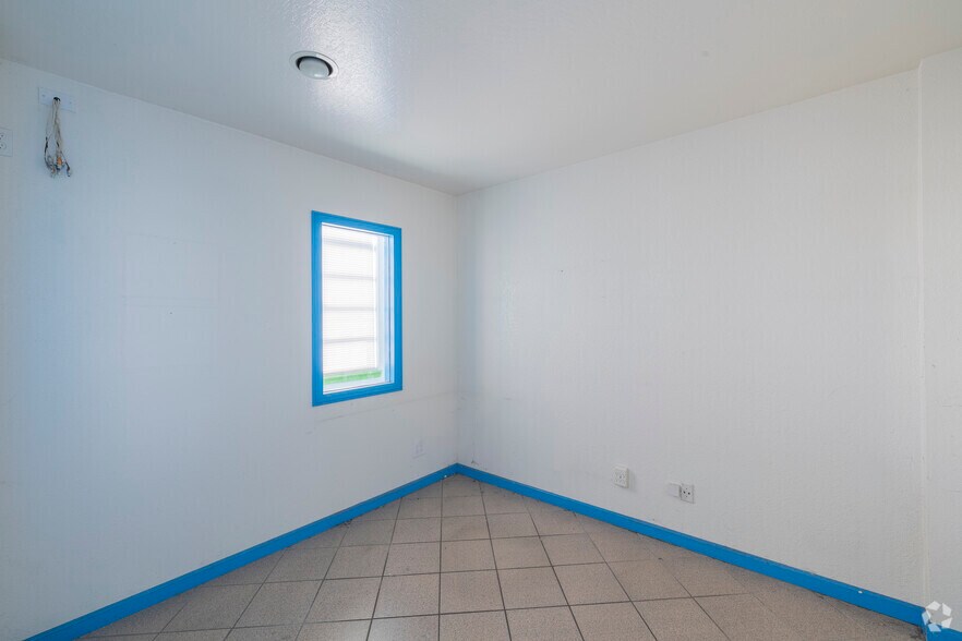 More Photos Of 380 Washington St, Oakland Unknown For Lease