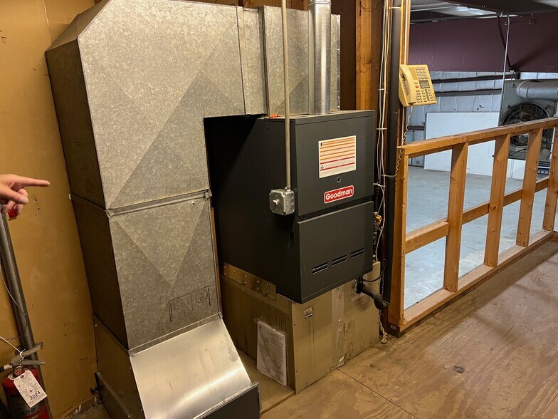 More Photos Of 1240 Stanford Dr, Kankakee Industrial For Sale