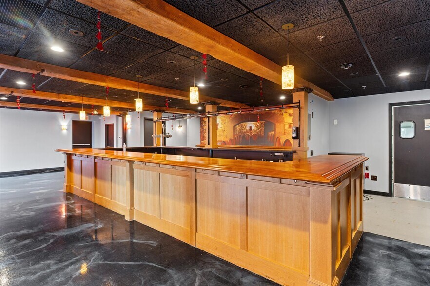 More Photos Of 15 Kearney Sq, Lowell Office For Sale