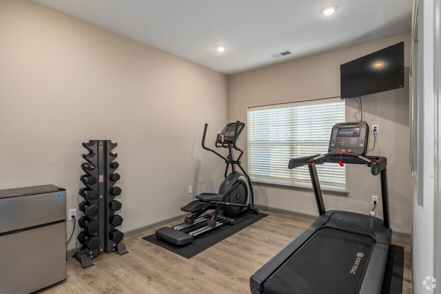 More Photos Of 106 E Greenbriar Dr, Nixa Apartments For Sale