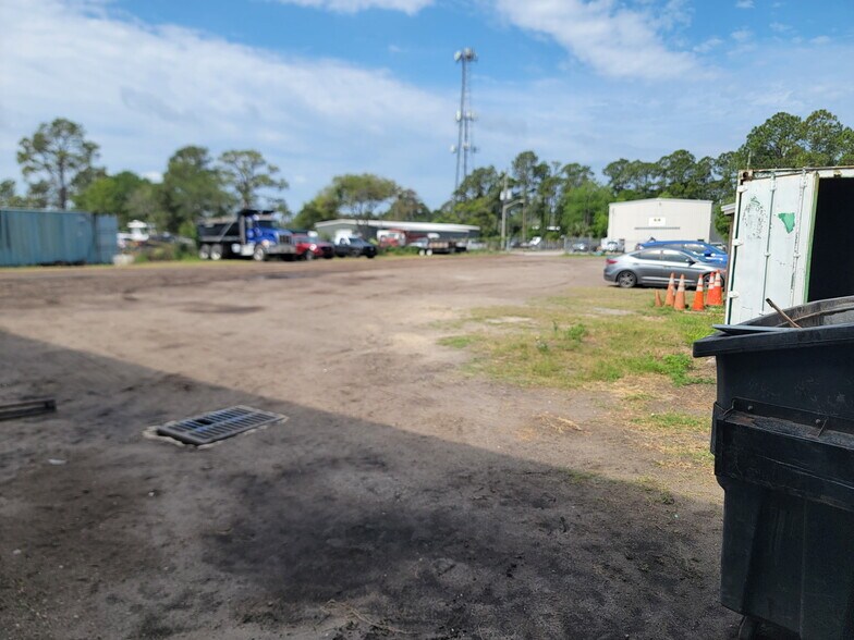 More Photos Of 310 Mealy St, Atlantic Beach Warehouse For Lease