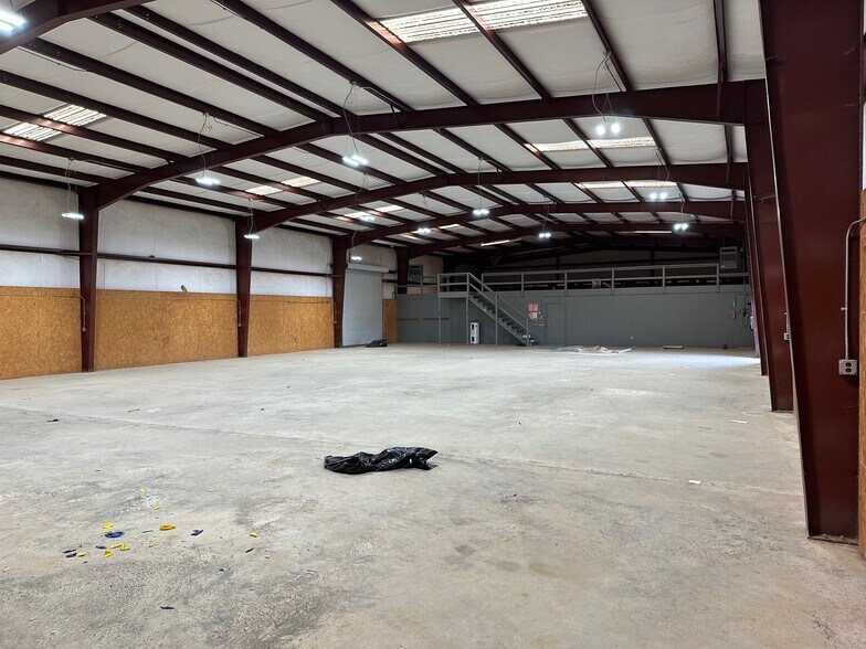 More Photos Of 1206 Shannon Blvd, Louisville Industrial For Sale
