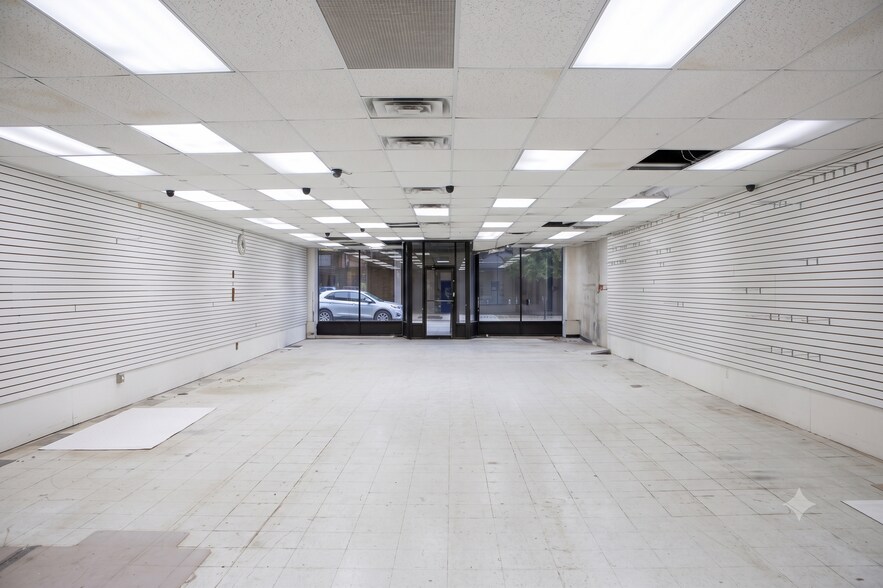 More Photos Of 925 E McMillan St, Cincinnati Storefront Retail Office For Lease