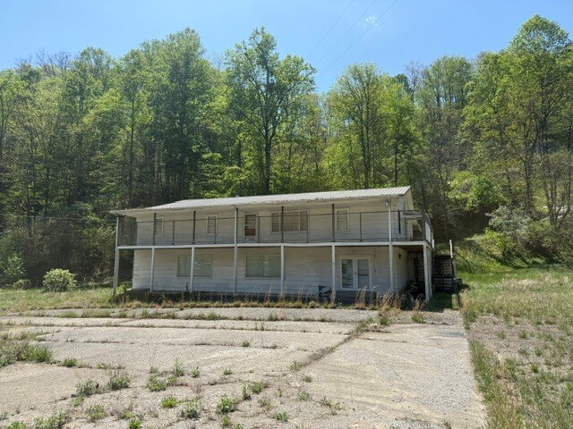 Primary Photo Of 4040 Ky-15, Bonnyman General Retail For Sale