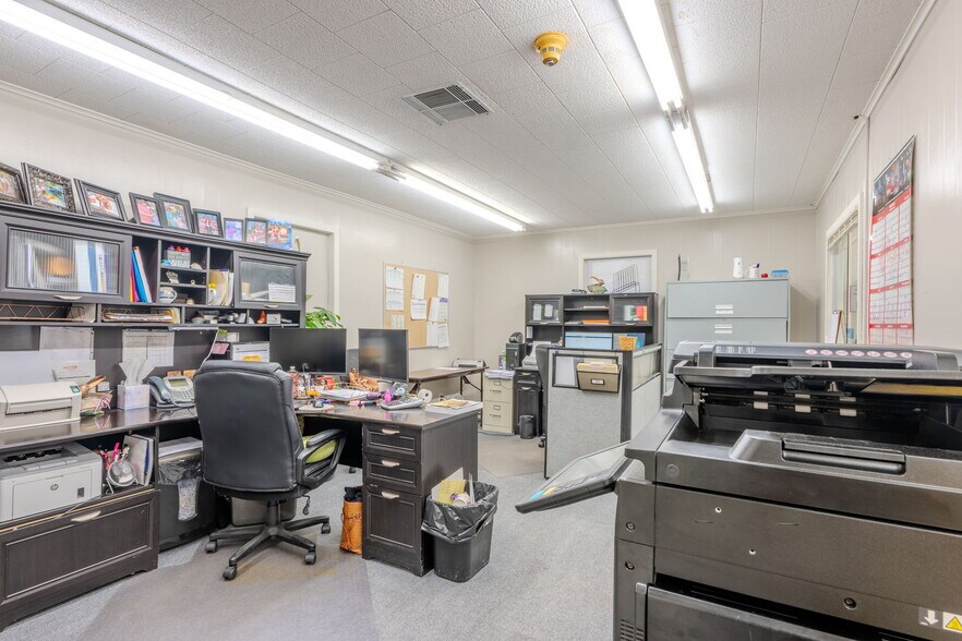 More Photos Of 222 Walcot Rd, Westlake Warehouse For Sale