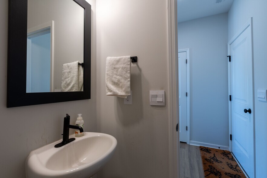 More Photos Of 1236 Shadow Shade Dr, Wake Forest Flex For Sale