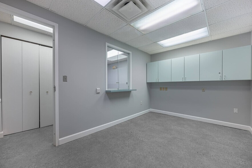 More Photos Of 7271 N Main St, Dayton Medical For Lease