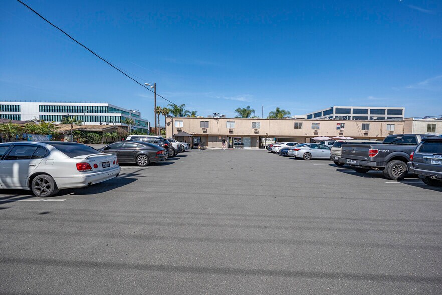 More Photos Of 3520 Long Beach Blvd, Long Beach Office For Sale