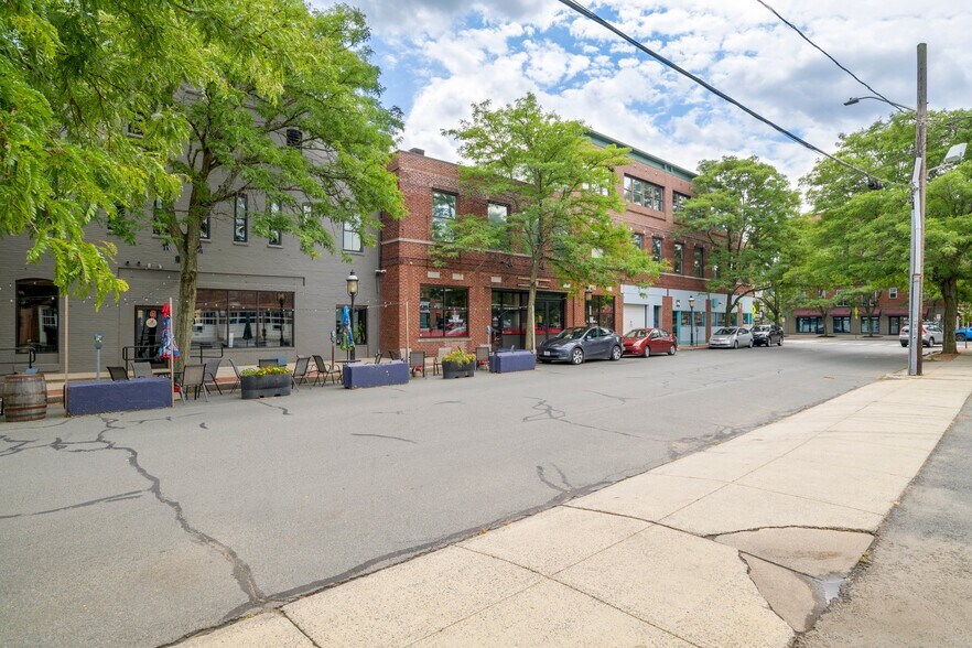 More Photos Of 2 Gleason Plz, Northampton General Retail For Lease