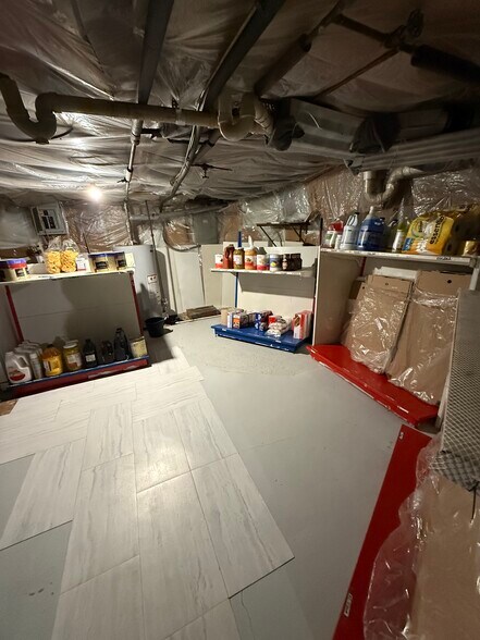 More Photos Of 108 E Bellevue St, Leslie Storefront For Sale