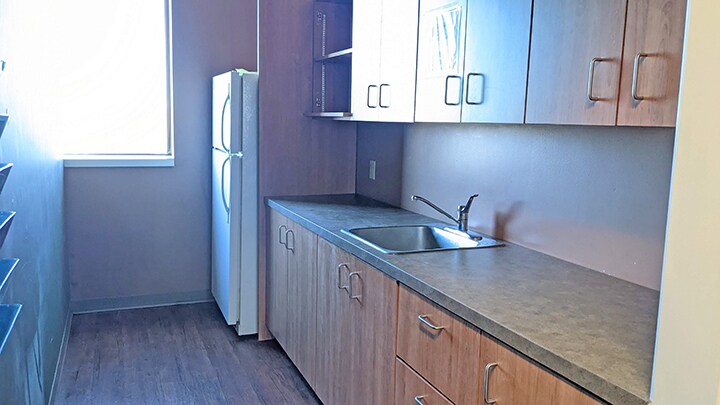 More Photos Of 1401 Dundas St, Woodstock Light Distribution For Lease