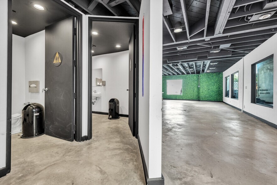 More Photos Of 5008 Venice Blvd, Los Angeles Loft Creative Space For Lease