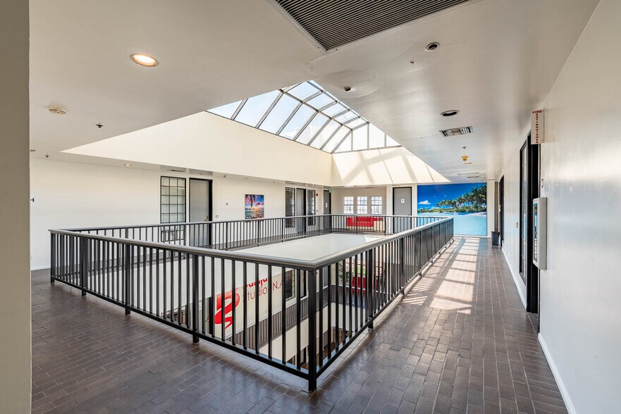 More Photos Of 120 N Victory Blvd, Burbank Loft Creative Space For Lease