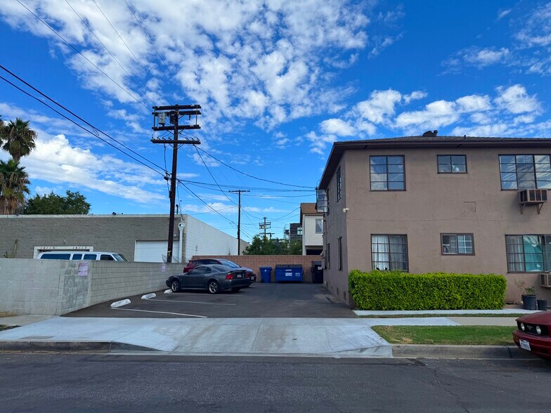 More Photos Of 7303 Woodley Ave, Van Nuys Apartments For Sale