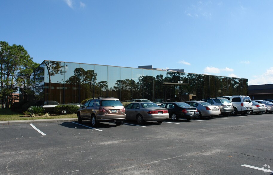 More Photos Of 7899 Baymeadows Way, Jacksonville Office For Lease