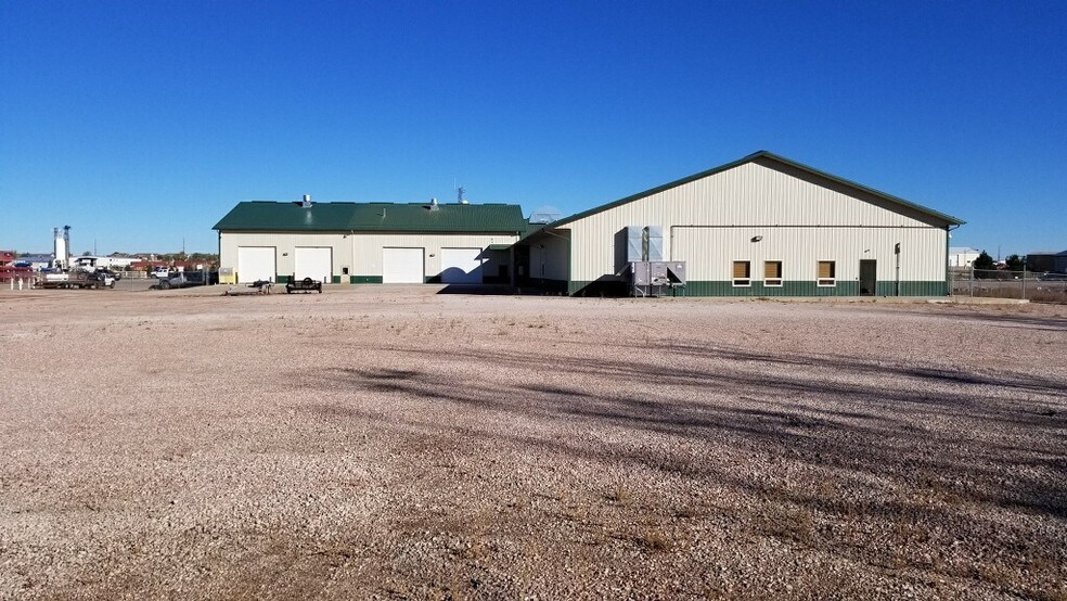 More Photos Of 1400 E Lincoln St, Gillette Warehouse For Lease