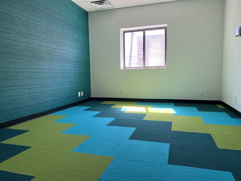 More Photos Of 183 Mineola Blvd, Mineola Office For Sale