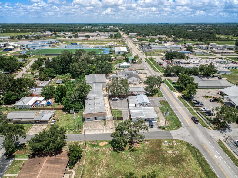 More Photos Of 2914 Kenilworth Blvd, Sebring Industrial For Sale