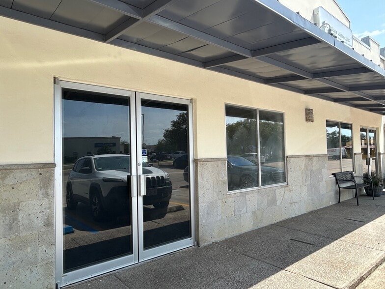 More Photos Of 9803 Sterling Loop, Laredo Storefront Retail Office For Sale
