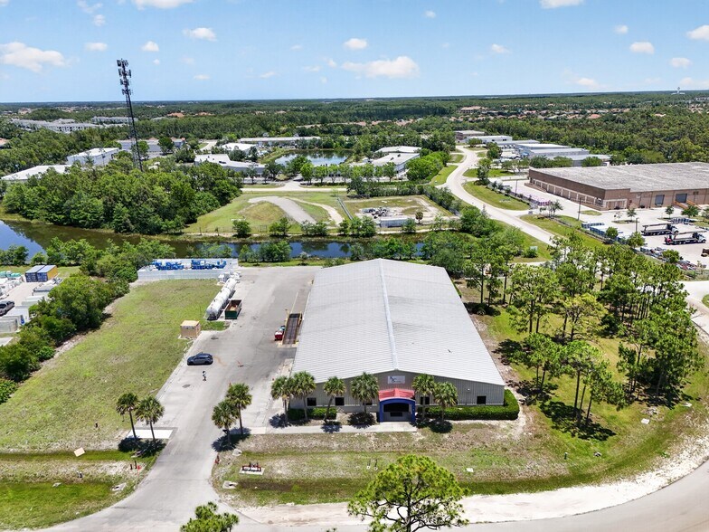 More Photos Of 9971 Bavaria Rd, Fort Myers Warehouse For Lease