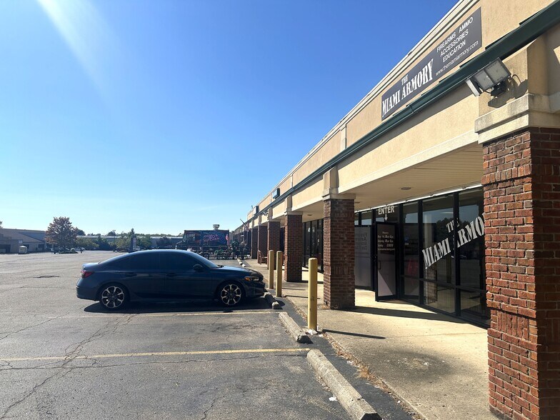 More Photos Of 8935-8947 Kingsridge Rd, Dayton Storefront Retail Office For Sale