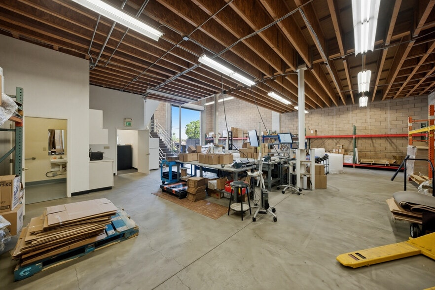 More Photos Of 2646 St Louis Ave, Signal Hill Warehouse For Sale