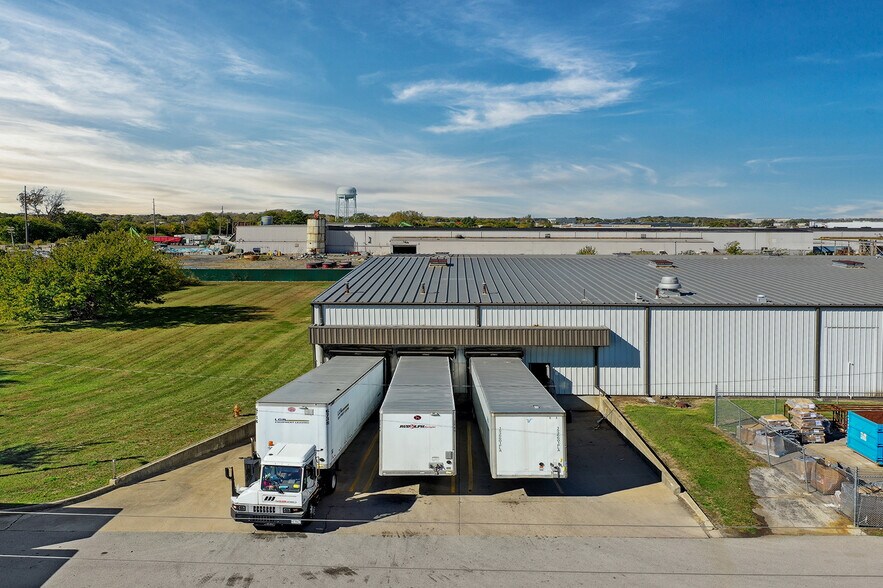 More Photos Of 266 Eastgate Dr, Danville Warehouse For Sale