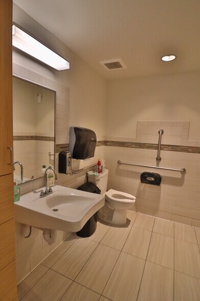 More Photos Of 502 33rd St, Cody Medical For Sale