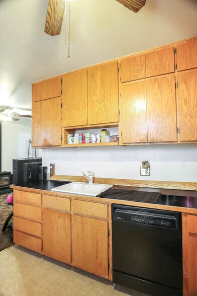 More Photos Of 16 N Main St, Payette Storefront Retail Residential For Sale