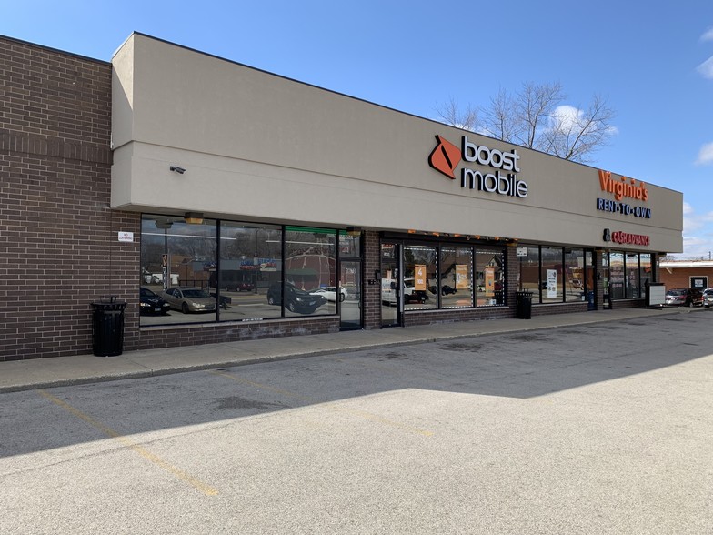 Primary Photo Of 1670 E Court St, Kankakee Storefront For Lease