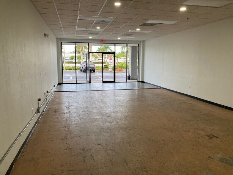 More Photos Of 28441 S Tamiami Trl, Bonita Springs Unknown For Lease