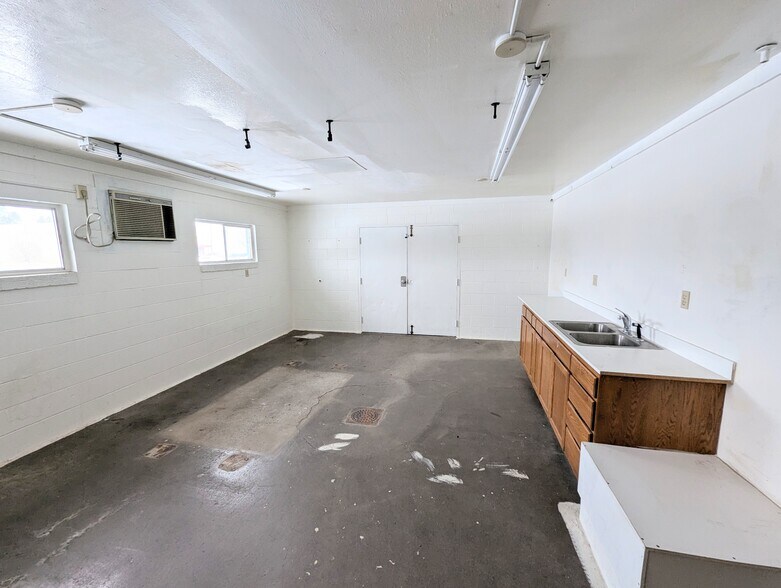 More Photos Of 11401 Island Ave, Island City Industrial For Sale