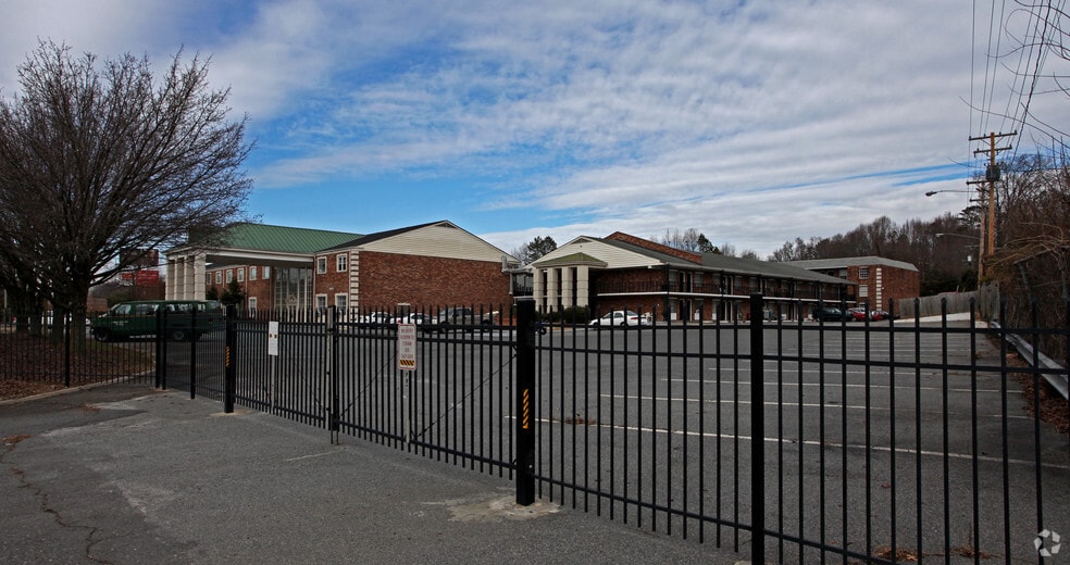 More Photos Of 3501 E Independence Blvd, Charlotte Apartments For Sale